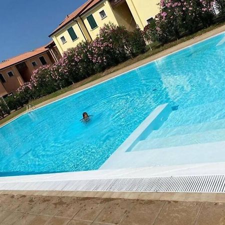 Residence Baia Delle Mimose Badesi Εξωτερικό φωτογραφία