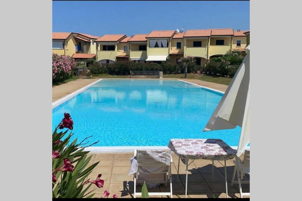 Residence Baia Delle Mimose Badesi Εξωτερικό φωτογραφία